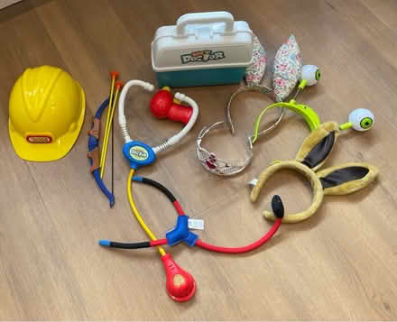 Photo of free Kids dress up and role play toys (Lightwater GU18) #1