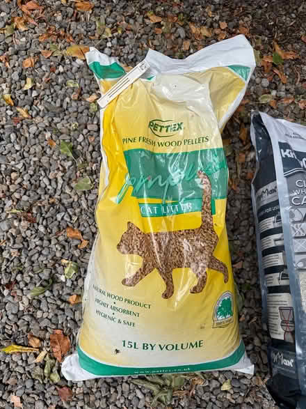 Photo of free 3 bags of Cat Litter (Ballybrack Village) #2