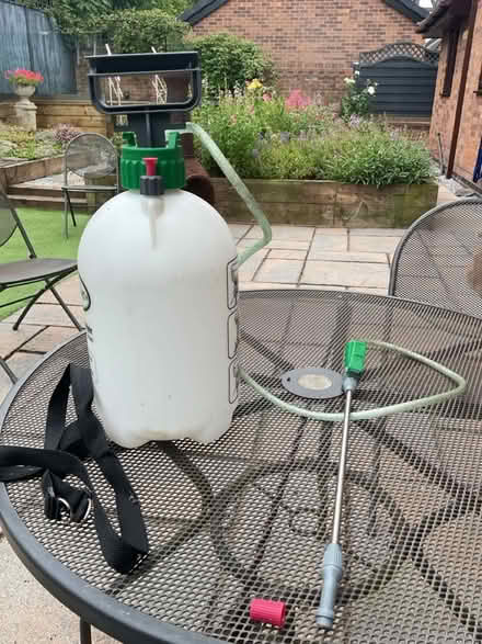 Photo of free 5 litre pressure sprayer (Arnold, NG5) #3