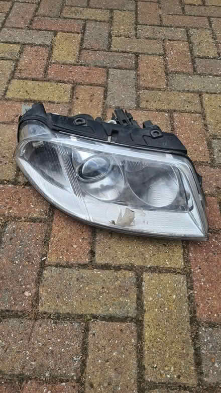 Photo of free 2003 VW Passat headlamp (Sawbridgeworth CM21) #1