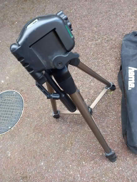 Photo of free Camera Tripod (Market Deeping PE6) #2