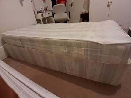 Photo of free 2 sîngle bed frames mattress (Sw5 0dt) #3