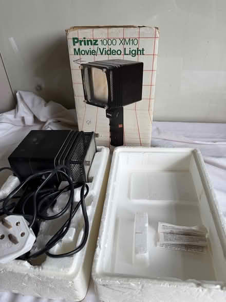 Photo of free Video handheld light (Shirley, Croydon CR0) #2