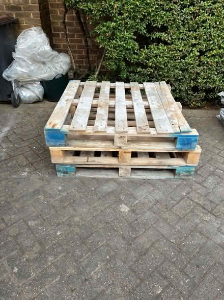 Photo of free 3 x Wooden Pallets in great condition (Beckenham BR3) #1