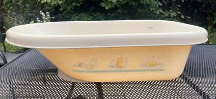 Photo of free Winnie The Pooh Baby Bath & Box (Corner Hall HP2) #2