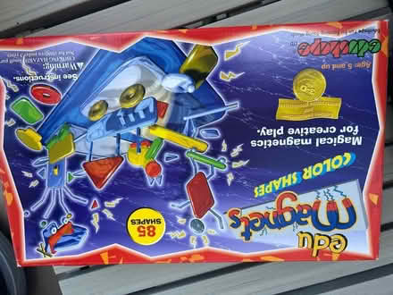 Photo of free Edu Magnets creative construction toy (Westbrook WA5) #1