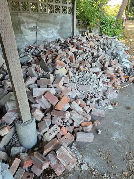 Photo of free brick (Esquimalt) #1