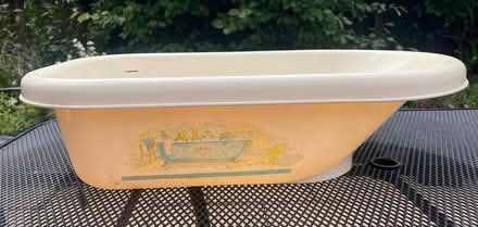 Photo of free Winnie The Pooh Baby Bath & Box (Corner Hall HP2) #1