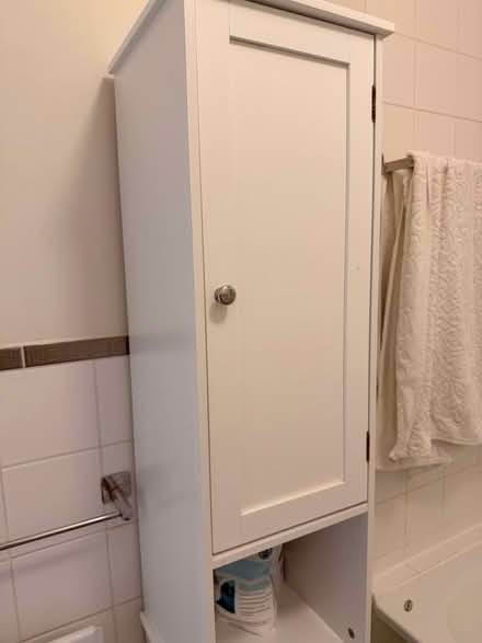 Photo of free Bathroom cabinet (Islington N1 (essex road)) #1
