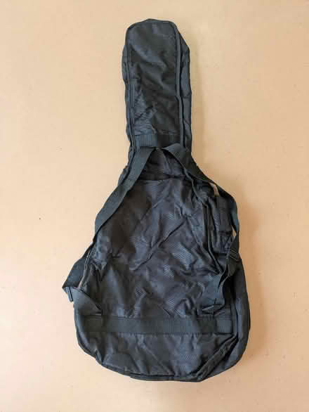 Photo of free Soft guitar case with carry straps (AL1 Sopwell) #2