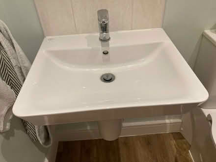 Photo of free Wall hanging bathroom sink (ST5 Baldwin's Gate) #3