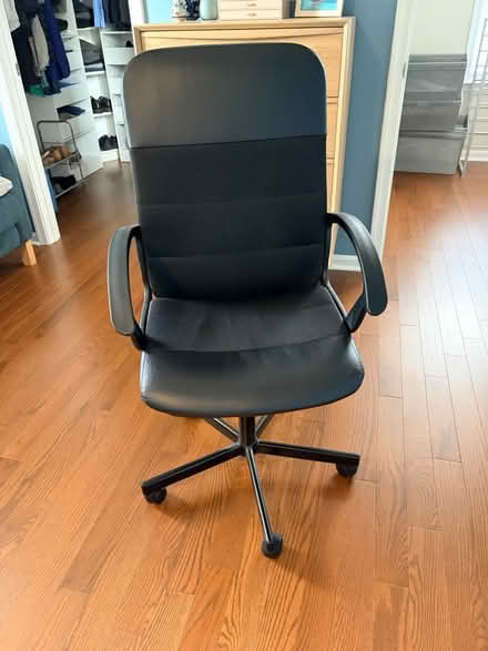 Photo of free Desk chair (North Beach MD) #1