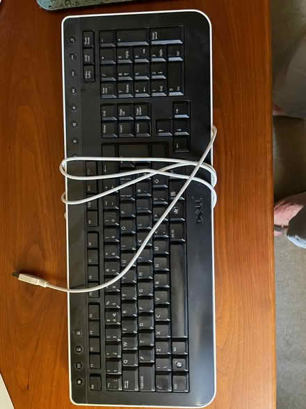 Photo of free Dell keyboard (Whitegrove RG42) #1