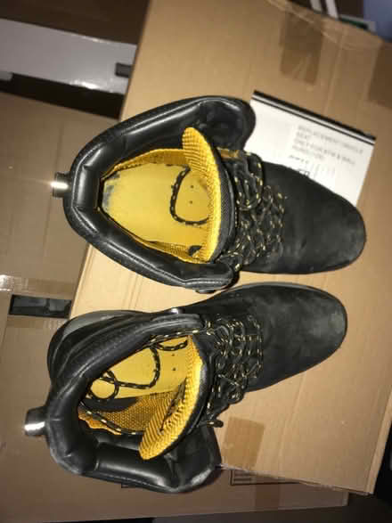 Photo of free Pair of DeWALT safety boots (Wandsworth Town SW18) #4