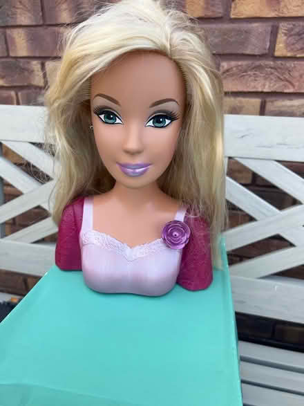 Photo of free Barbie hairdressing head (Westbrook WA5) #1