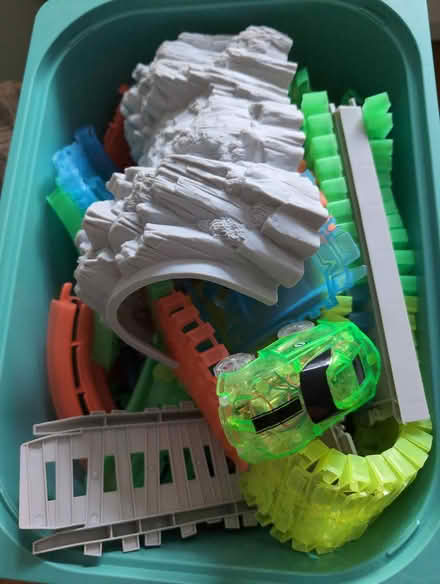 Photo of free Glow tracks toy set (BR6) #1