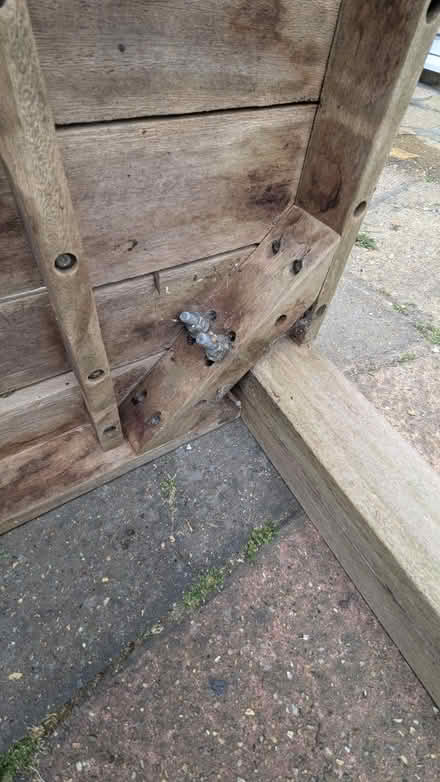 Photo of free Garden table (Penge SE20) #2