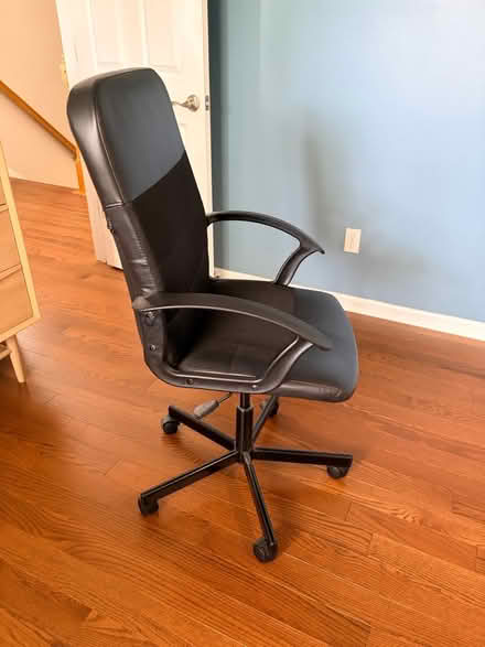 Photo of free Desk chair (North Beach MD) #2
