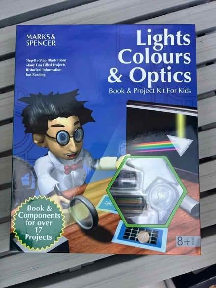 Photo of free M&S Light Colour and Optic learning kit (Westbrook WA5) #1