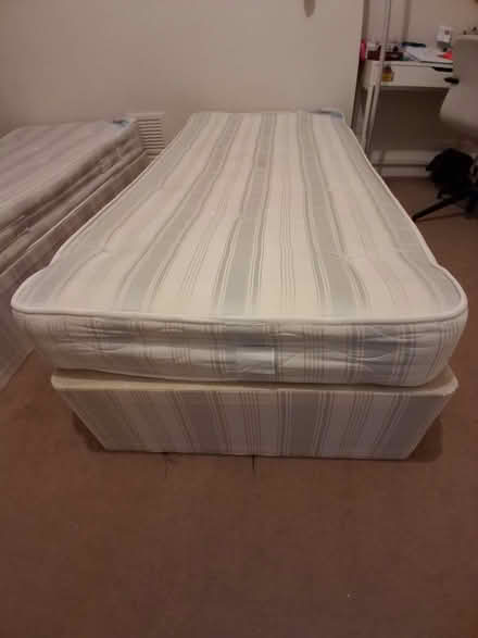 Photo of free 2 sîngle bed frames mattress (Sw5 0dt) #2