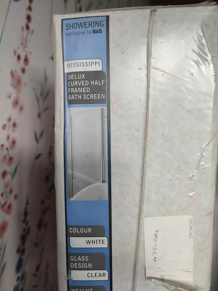 Photo of free Curved glass Bath/Shower Screen (Cullompton EX15) #1