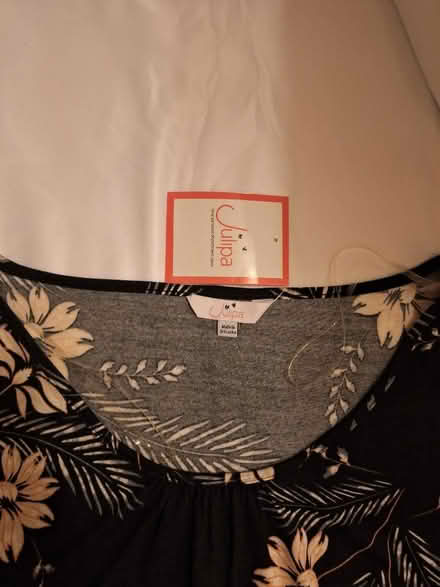 Photo of free Tops and shorts (Kingswood SS16) #2