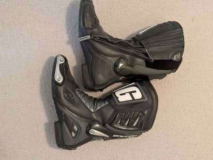 Photo of free Motorcycle boots size 8 (Deer Park OX28) #1