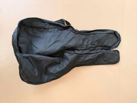 Photo of free Soft guitar case with carry straps (AL1 Sopwell) #3