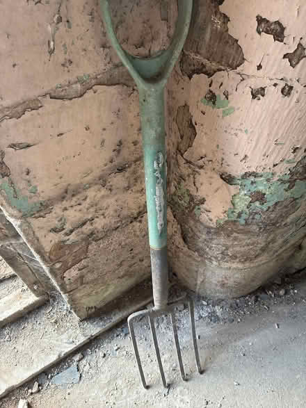 Photo of free Tile cutter sack trolley leaf blow (Shottle DE56) #3