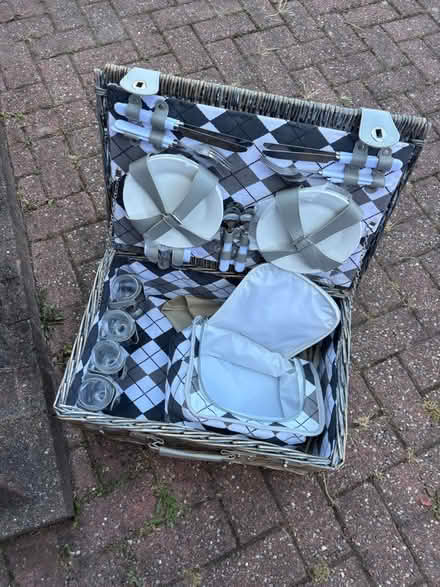 Photo of free Picnic set (NE34 7hz) #1