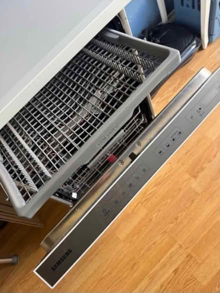 Photo of free Samsung Dishwasher (East dulwich SE22) #2