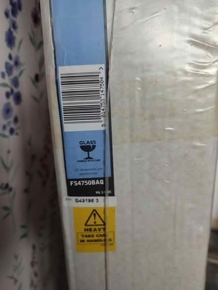 Photo of free Curved glass Bath/Shower Screen (Cullompton EX15) #2