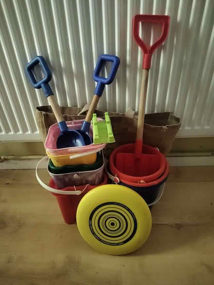 Photo of free beach toys - buckets, spades and frisbee (Apley TF1) #1