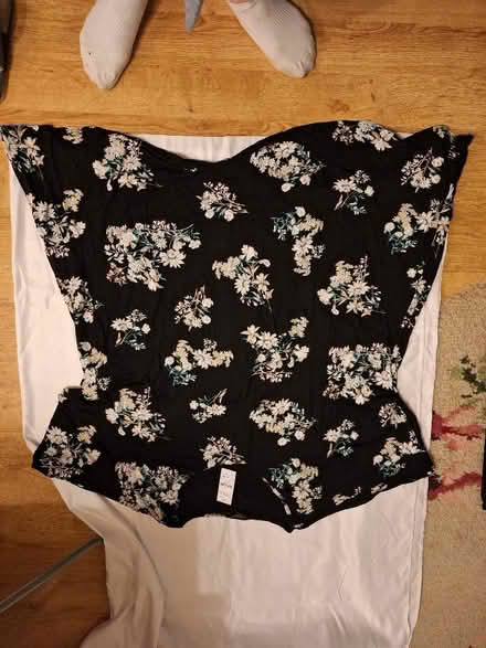 Photo of free Tops and shorts (Kingswood SS16) #4