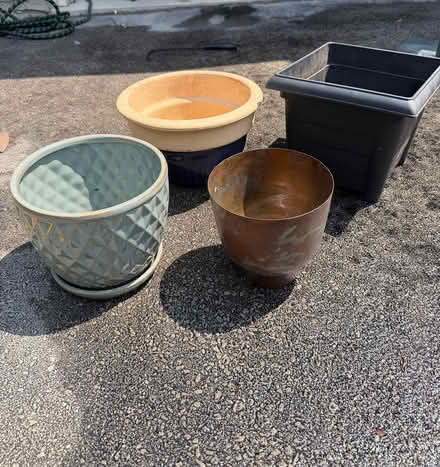 Photo of free Various pots (Old town NOTL) #1