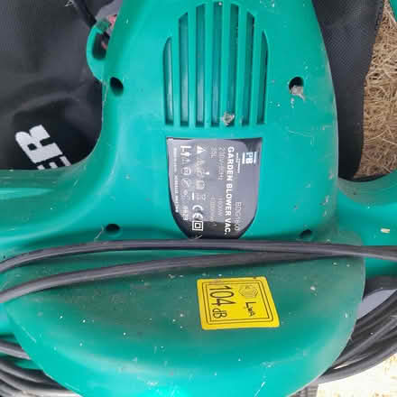 Photo of free Leaf blower/vacuum (Havant PO9) #1