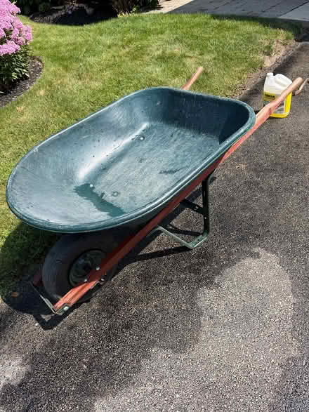 Photo of free Wheelbarrow (Old town NOTL) #1