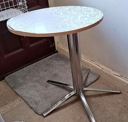 Photo of free Small table (OX14 off Colwell Drive) #1