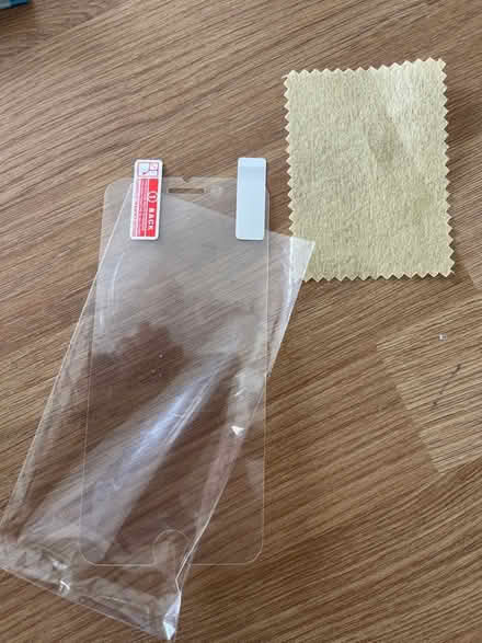 Photo of free iPhone SE Screen Protector (Moortown LS17) #1