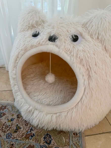 Photo of free Igloo Cat Bed (West Kensington W14) #1
