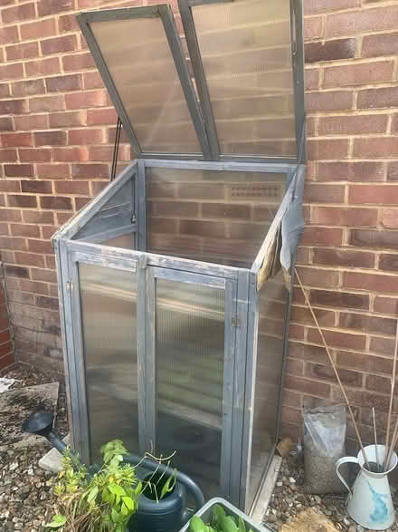 Photo of free Mini green house (Lu4 9uf) #1