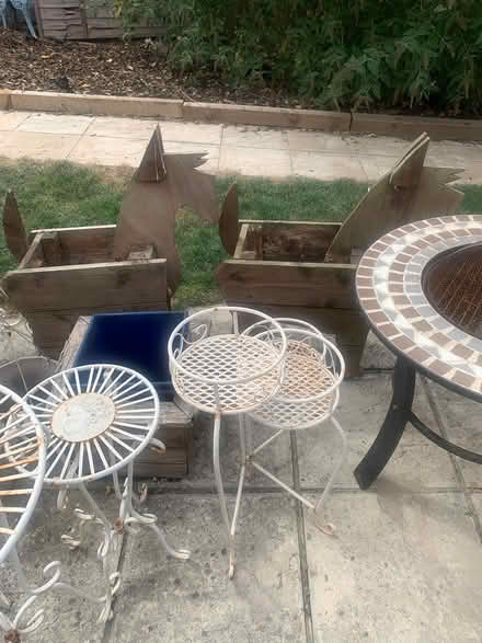 Photo of free All to go together garden items (Lu4 9uf) #2