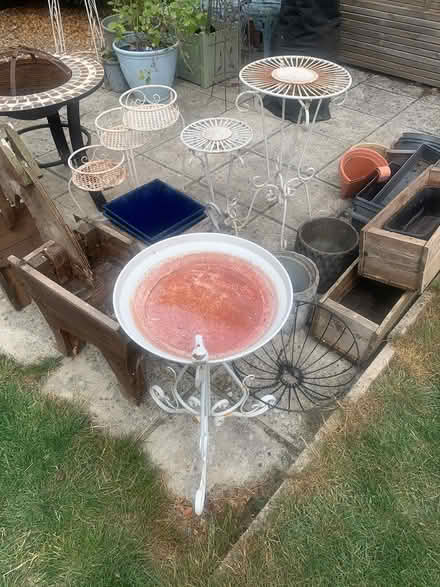 Photo of free All to go together garden items (Lu4 9uf) #4