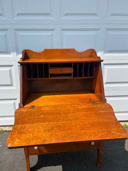 Photo of free Desk (West Hartford Center) #3