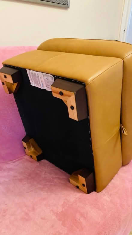 Photo of free Storage Ottoman (Harringay Green Lanes N15) #4