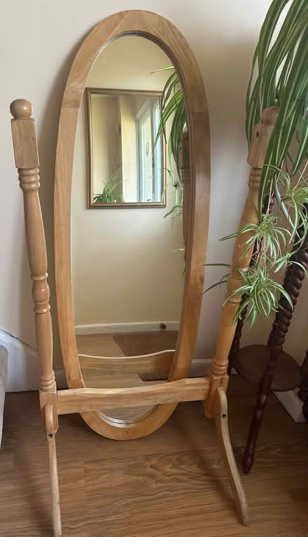 Photo of free Full length mirror with stand. (Old Woking GU22) #1