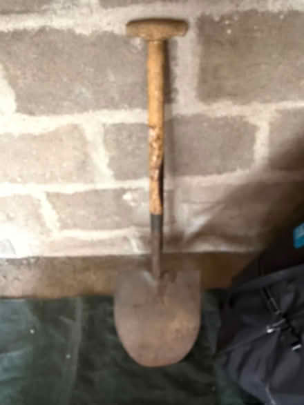 Photo of free Garden shovel (Rosemount AB25) #1