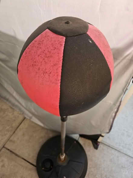 Photo of free Kist punch bag on stand (Swinton M27) #2