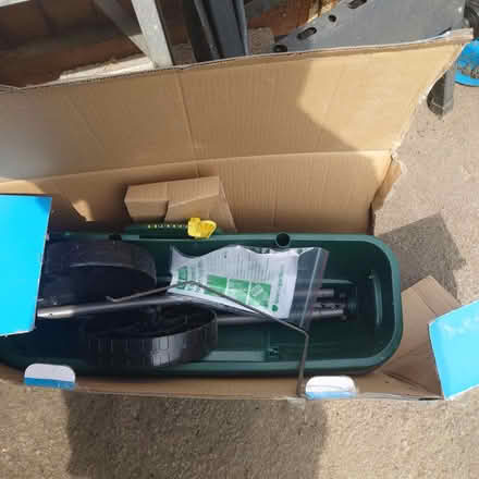 Photo of free Grass seed/fertiliser spreader (Cainscross Rd nr Homebase GL5) #2