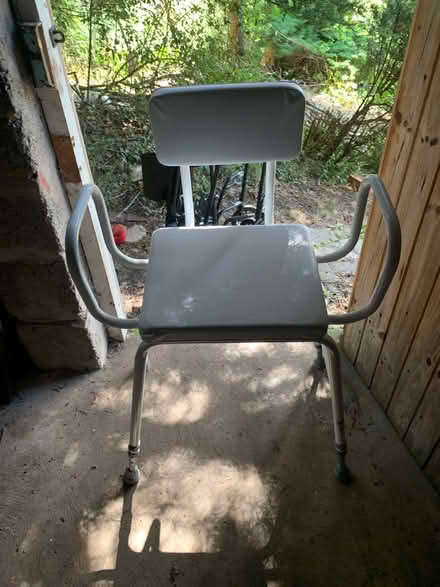 Photo of free Perching stool (Ky13 9TA) #1